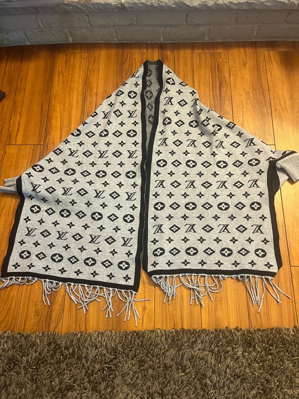 Louis Vuitton look a like  Gray Monogram Fringe shawl wrap